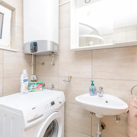 Waterfall Krka Vila *