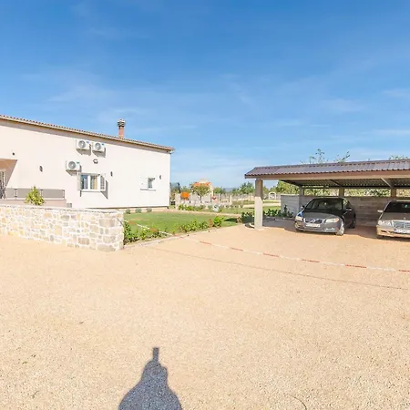 Waterfall Krka Vila Bogatic